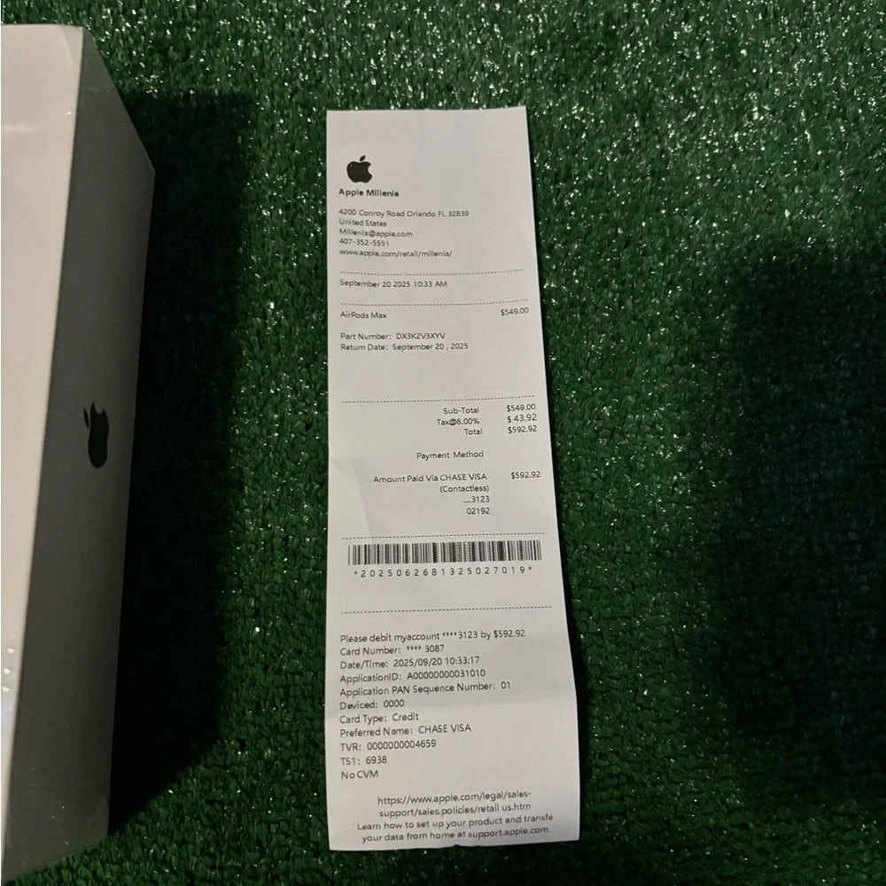 Apple AirPods Max - Space Gray Over-Ear Headphones - Picture 4 of 5